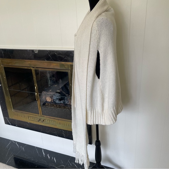 Jennifer Lopez Sweater with scarf size small - Picture 5 of 7